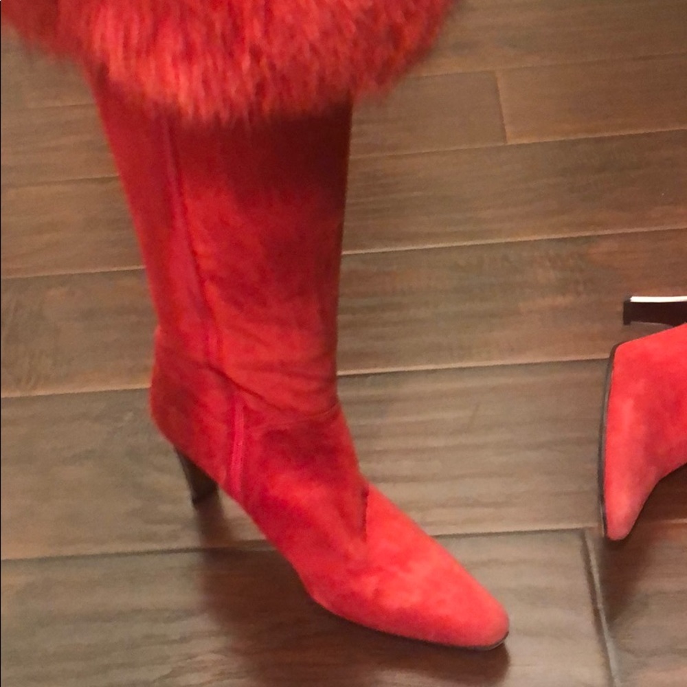 ESCADA - Picture 6 of 8